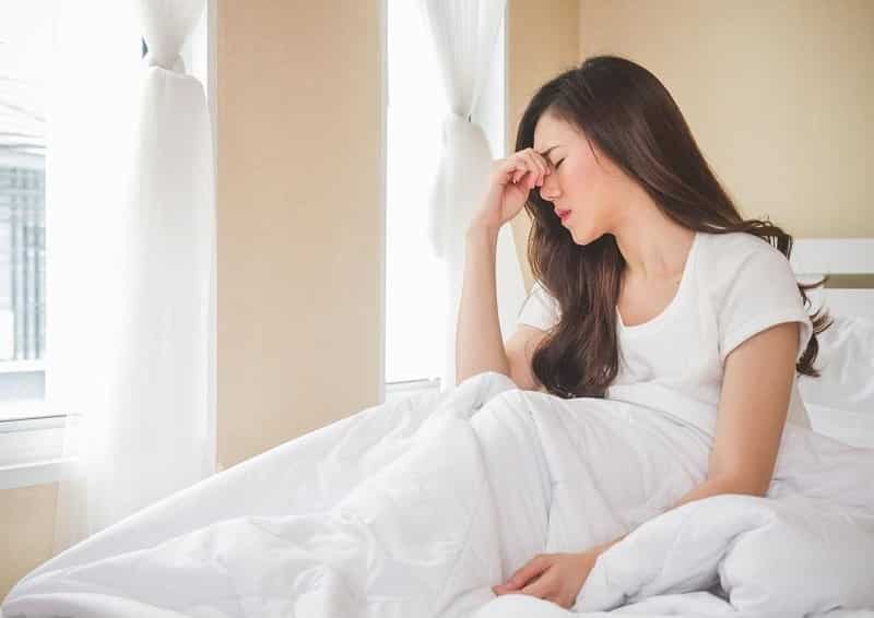 Ngủ không đủ giấc thường xuyên gây sẽ dẫn đến mắt bị khô