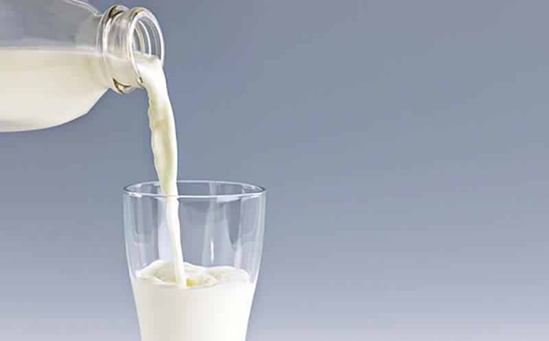 Sữa chứa nhiều chất cần thiết để tạo chất nhờn cho khớp